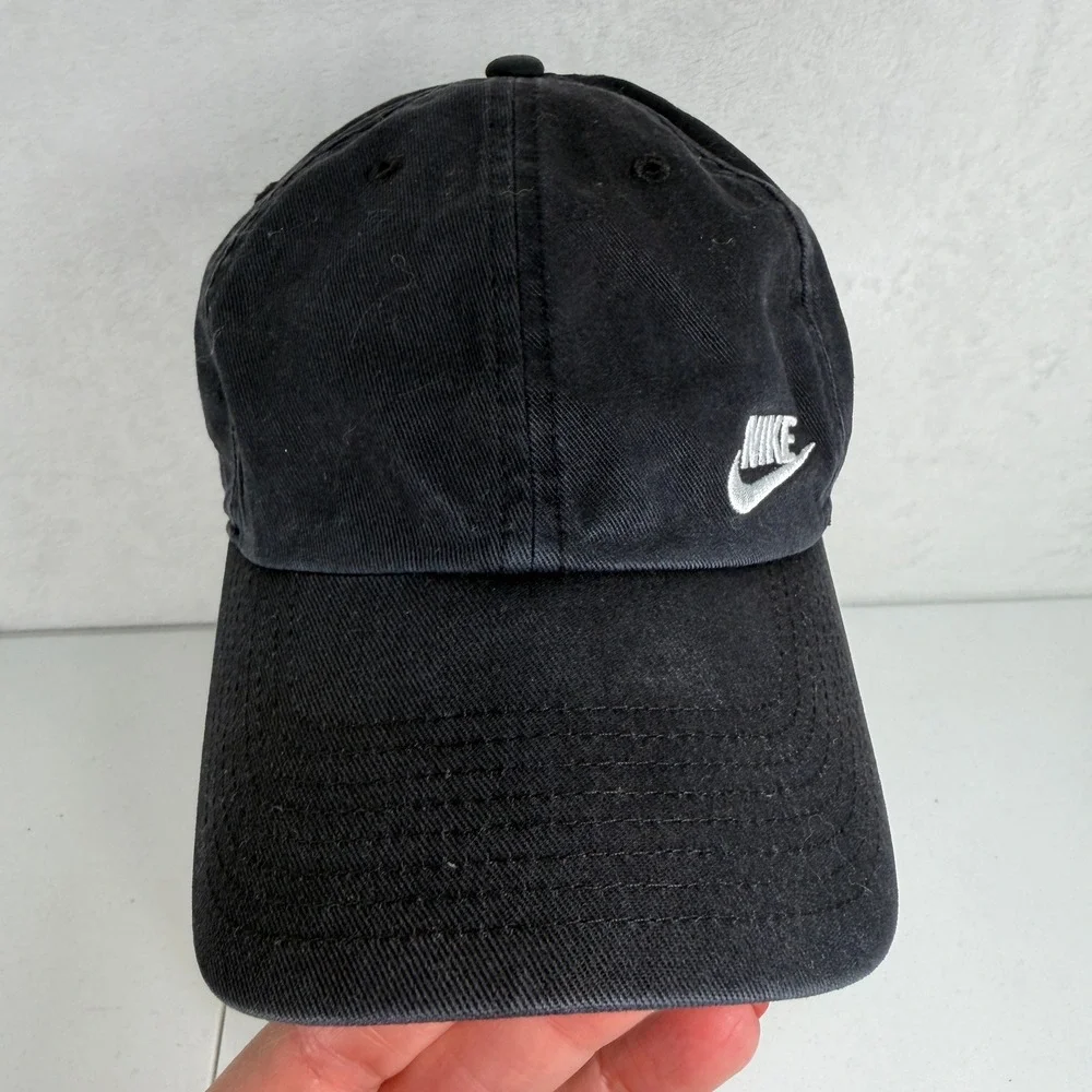 Nike One Size Hat Heritage86 Black Adjustable Futura Logo Dad Cap Strapback